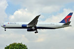 N841MH @ EGLL - On short finals at LHR