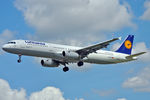D-AIDP @ EGLL - On short finals at LHR - by Robert Kearney