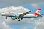 OE-LBW @ EGLL - On short finals at LHR