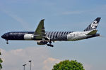 ZK-OKQ @ EGLL - On short finals at LHR