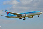 HL8226 @ EGLL - On short finals at LHR