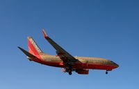 N786SW @ KBUR - Southwest 2000 737-7H4 in old colors with winglets @ Bob Hope International Airport, Burbank, CA - by Steve Nation