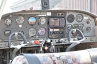 D-EFSI @ EDMG - The cokpit needs some work - by Claus von Reibnitz