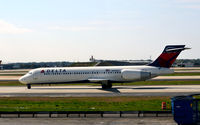 N993AT @ KATL - Taxi Atlanta - by Ronald Barker
