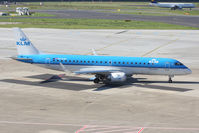 PH-EZW @ EDDL - Taxiing - by Günter Reichwein