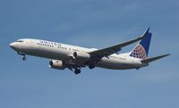 N37464 @ MCO - United - by Florida Metal