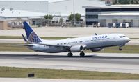 N38403 @ FLL - United - by Florida Metal