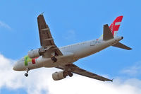 CS-TTJ @ EGLL - Airbus A319-111 [0979] (TAP Portugal) Home~G 30/04/2015. On approach 27R.