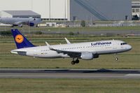 D-AIUL @ LFBO - Airbus A320-214, On final rwy 14R, Toulouse-Blagnac airport (LFBO-TLS) - by Yves-Q