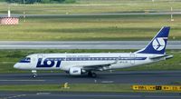 SP-LID @ EDDL - LOT, is here on taxiway M shortly after landing at Düsseldorf Int'l(EDDL) - by A. Gendorf