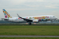 PH-HSA @ EHAM - Transavia Boeing 737-800 painted in a special Sunweb livery landing at Schiphol airport. - by Van Propeller
