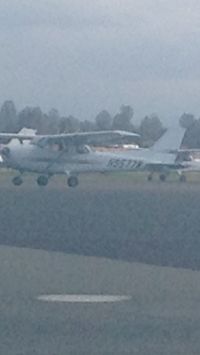 N9577W @ KRDD - Cessna 172R - by Jessica Garcia