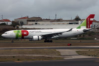 CS-TOP @ LPPT - Taxiing - by micka2b