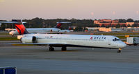 N917DN @ KATL - Taxi Atlanta - by Ronald Barker