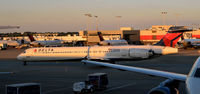 N936DN @ KATL - Taxi Atlanta - by Ronald Barker