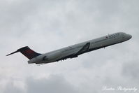 N959DL @ KSRQ - Delta Flight 2298 (N959DL) departs Sarasota-Bradenton International Airport enroute to Hartsfield-Jackson Atlanta International Airport - by Donten Photography