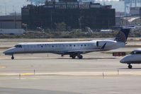 N11181 @ KEWR - Taxiing - by micka2b