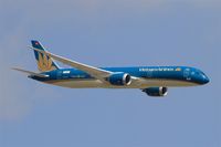 N1020K @ LFPB - Vietnam Airlines Boeing 787-9 Dreamliner, on display, Paris-Le Bourget (LFPB-LBG) Air show 2015 - by Yves-Q