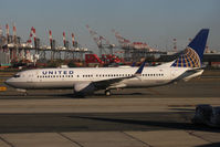 N33262 @ KEWR - Taxiing - by micka2b