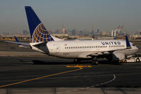 N38727 @ KEWR - Taxiing - by micka2b