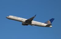 N544UA @ KLAX - Boeing 757-200 - by Mark Pasqualino