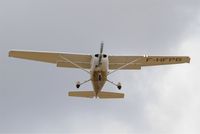 F-HFPB @ LFPN - Cessna 172-S Skyhawk, Short approach rwy 25R, Toussus-Le-Noble airport (LFPN-TNF) - by Yves-Q