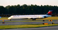 N906DA @ KRIC - Taxi  for takeoff Richmond - by Ronald Barker