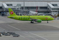 VP-BOM @ EDDM - VP-BOM at Munich 19.8.15 - by GTF4J2M
