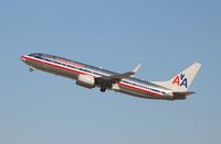 N892NN @ KLAX - Boeing 737-800 - by Mark Pasqualino