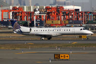 N11194 @ KEWR - Take off - by micka2b