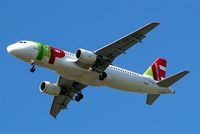 CS-TNL @ EGLL - Airbus A320-214 [1231] (TAP Air Portugal) Home~G 24/06/2006. On approach 27R. - by Ray Barber