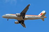 EC-HSF @ EGLL - Airbus A320-214 [1255] (Iberia) Home~G 15/05/2010. On approach 27R. - by Ray Barber