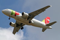 CS-TTD @ EGLL - Airbus A319-111 [0790] (TAP Portugal) Home~G 15/05/2010. On approach 27R.