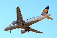 D-AILK @ EGLL - Airbus A319-114 [0679] (Lufthansa) Home~G 12/05/2015. On approach 27R