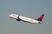 N826DN @ KLAX - Boeing 737-900ER