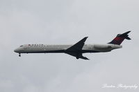 N918DE @ KSRQ - Delta Flight 2298 (918DE) arrived at Sarasota-Bradenton International Airport following flight from Hartsfield-Jackson Atlanta Interantional Airport - by Donten Photography
