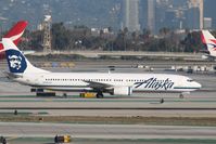 N305AS @ KLAX - Boeing 737-900 - by Mark Pasqualino