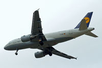 D-AIBC @ EGLL - Airbus A319-112 [4332] (Lufthansa) Home~G 21/08/2014. On approach 27R.