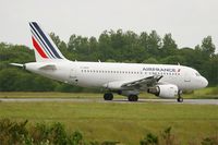 F-GRHI @ LFRB - Airbus A319-111, Taxiing to holding point rwy 25L, Brest-Bretagne Airport (LFRB-BES) - by Yves-Q