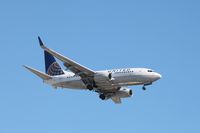 N24715 @ KSNA - Boeing 737-700