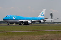 PH-BFE @ EHAM - Schiphol, July 2014