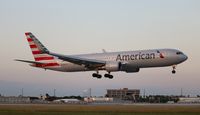 N349AN @ MIA - American