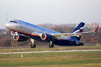 VQ-BPW @ EDDL - Taking off - by Günter Reichwein