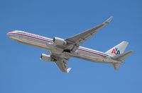 N352AA @ MIA - American - by Florida Met