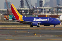 N7819A @ KEWR - Taxiing - by micka2b
