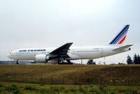F-GSPV @ LFPG - Boeing 777-228ER [28684] (Air France) Paris-Charles De Gaulle~F 24/07/2004 - by Ray Barber