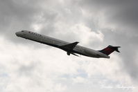 N956DL @ KSRQ - Delta Flight 1725 (N956DL) departs Sarasota-Bradenton International Airport enroute to Hartsfield-Jackson Atlanta International Airport - by Donten Photography