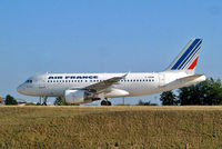 F-GRHM @ LFPG - Airbus A319-111 [1216] (Air France) Paris-Charles De Gaulle~F 24/07/2004