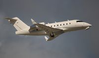 N429WG @ FLL - Challenger 604