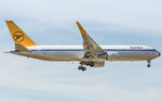 D-ABUM @ EDDF - on final RW07R - by Friedrich Becker